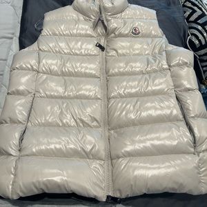 Moncler puffy ivory/greyish shiny vest